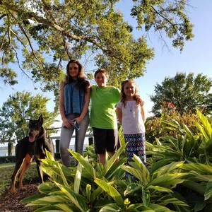 Meet your Posher, Stephanie